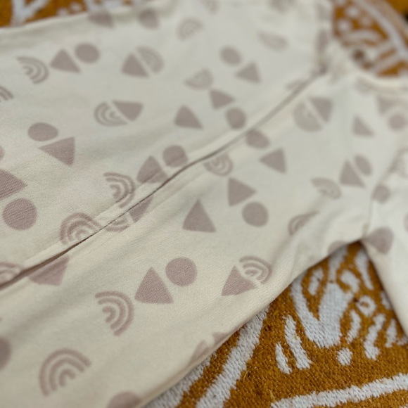 Baby onesie - Picture 2 of 2